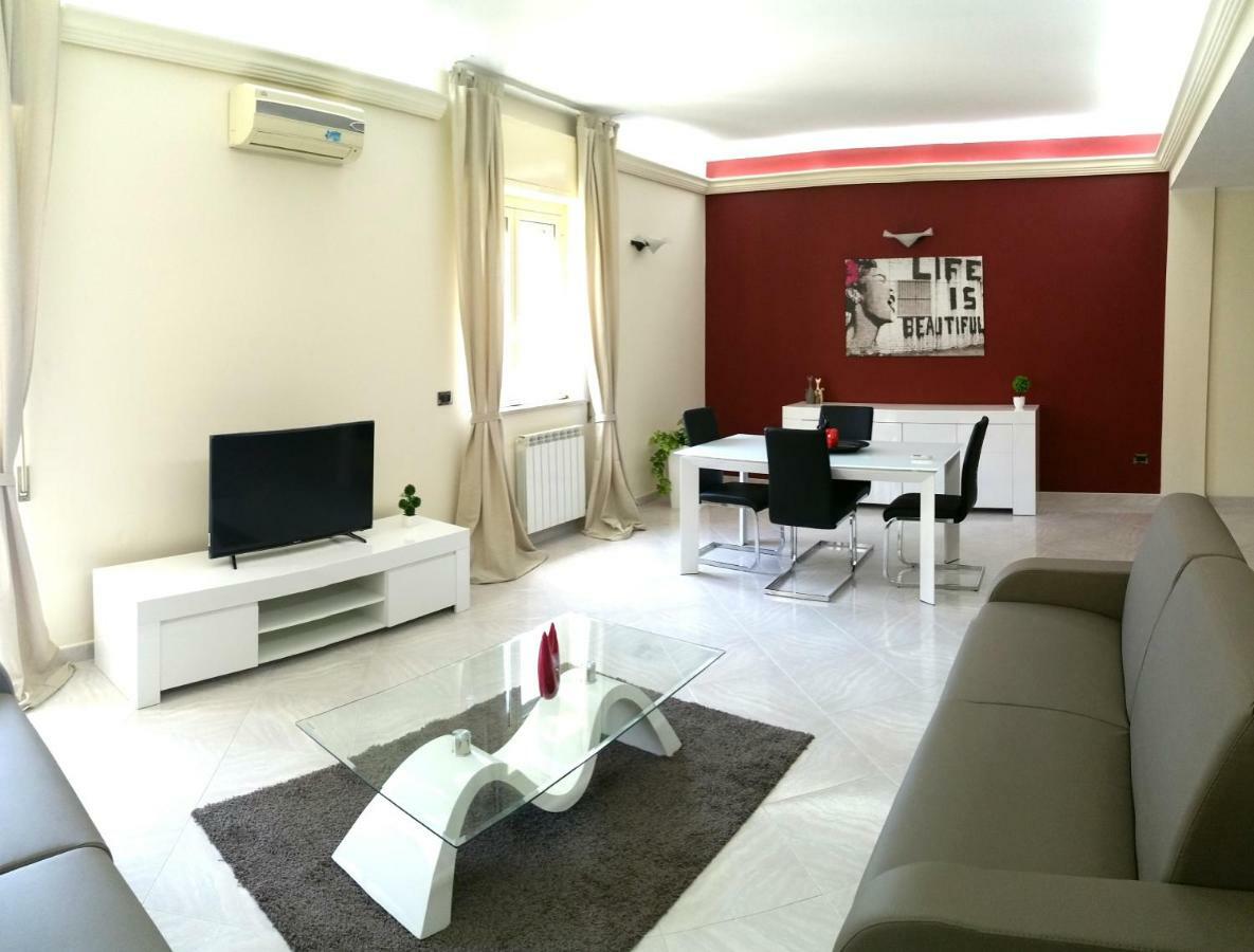 My Place 시라쿠사 외부 사진